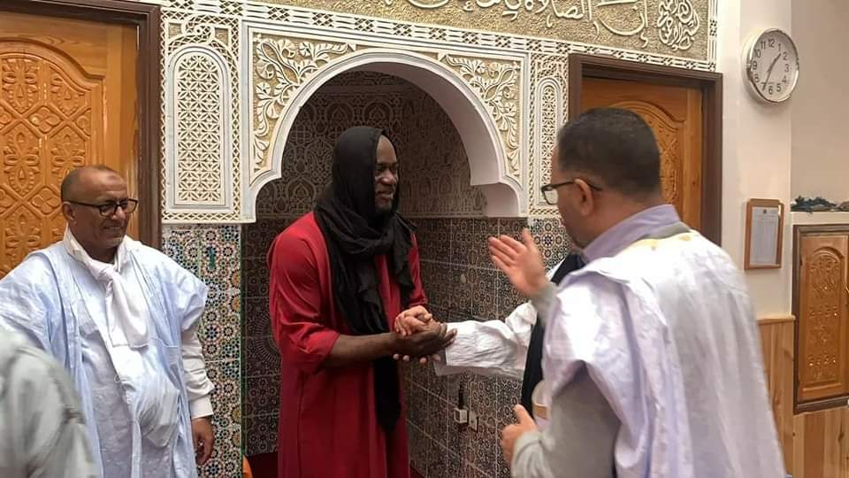 ⭕ #كاميروني يعتنق الإسلام بأحد مساجد مدينة العيون