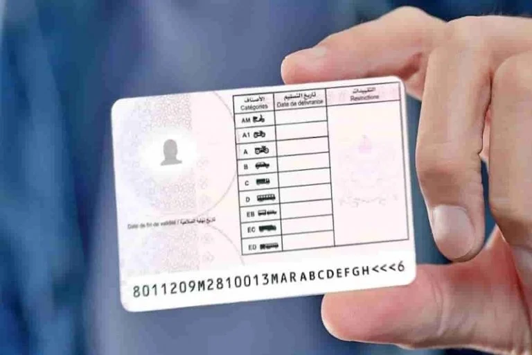 إسبانيا تطيح بعصابة إجرامية متخصصة في تزوير رخص السياقة المغربية