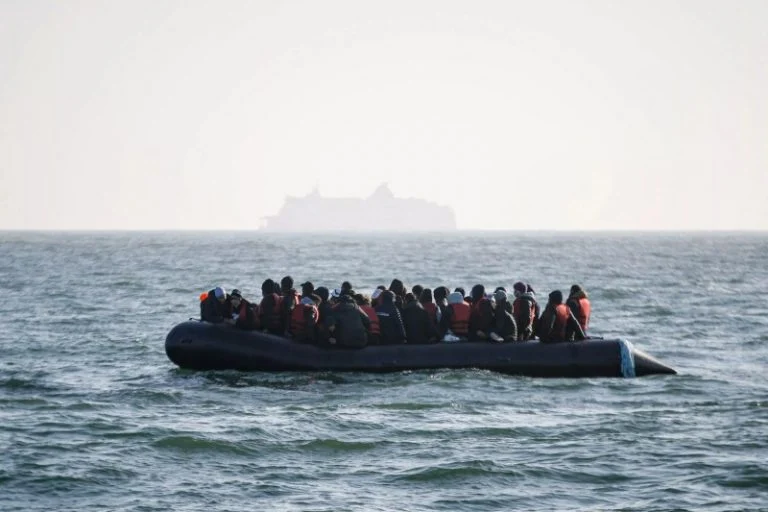 محاولات الهجرة غير النظامية ترتفع من المغرب صوب إسبانيا في الصيف‎