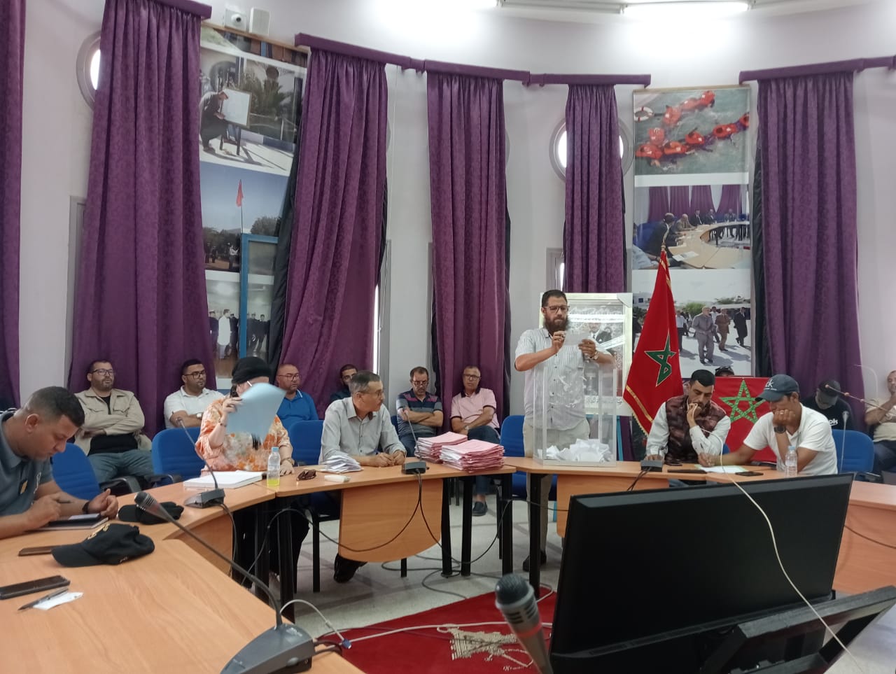 أزيد من 180 مركب دارت قرعة ، و طرفاية نقطة فريدة