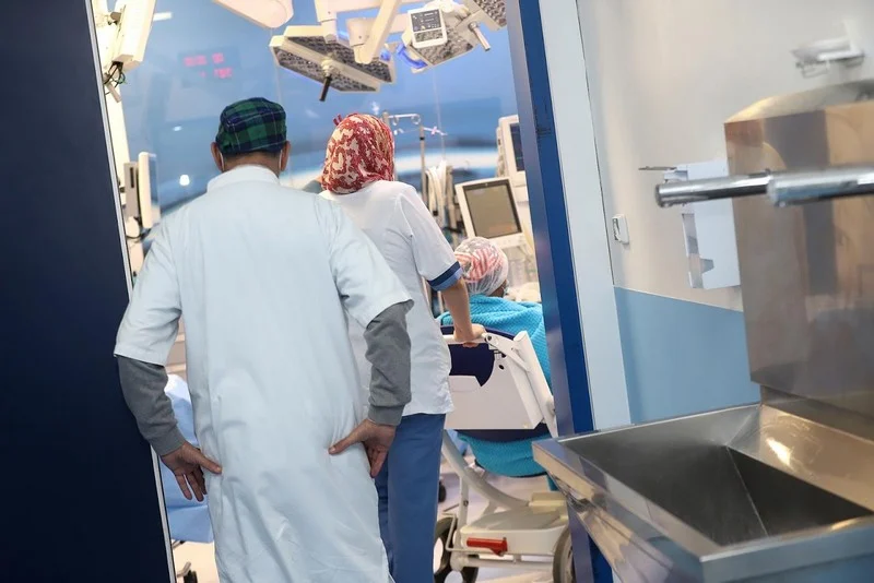 غياب الأطباء عن المراكز القروية يجدد النقاشات بشأن “جاذبية الوظيفة الصحية”