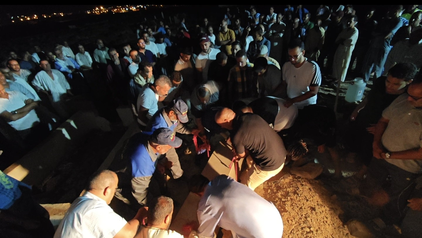 تشييع المرحومة صفية بنت خبة في مأتم مهيب بحضور شخصيات بارزة وجموع المواطنين في السمارة