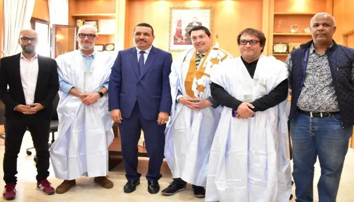 وفد من الصحفيين الإسبان يزور مدينة الداخلة