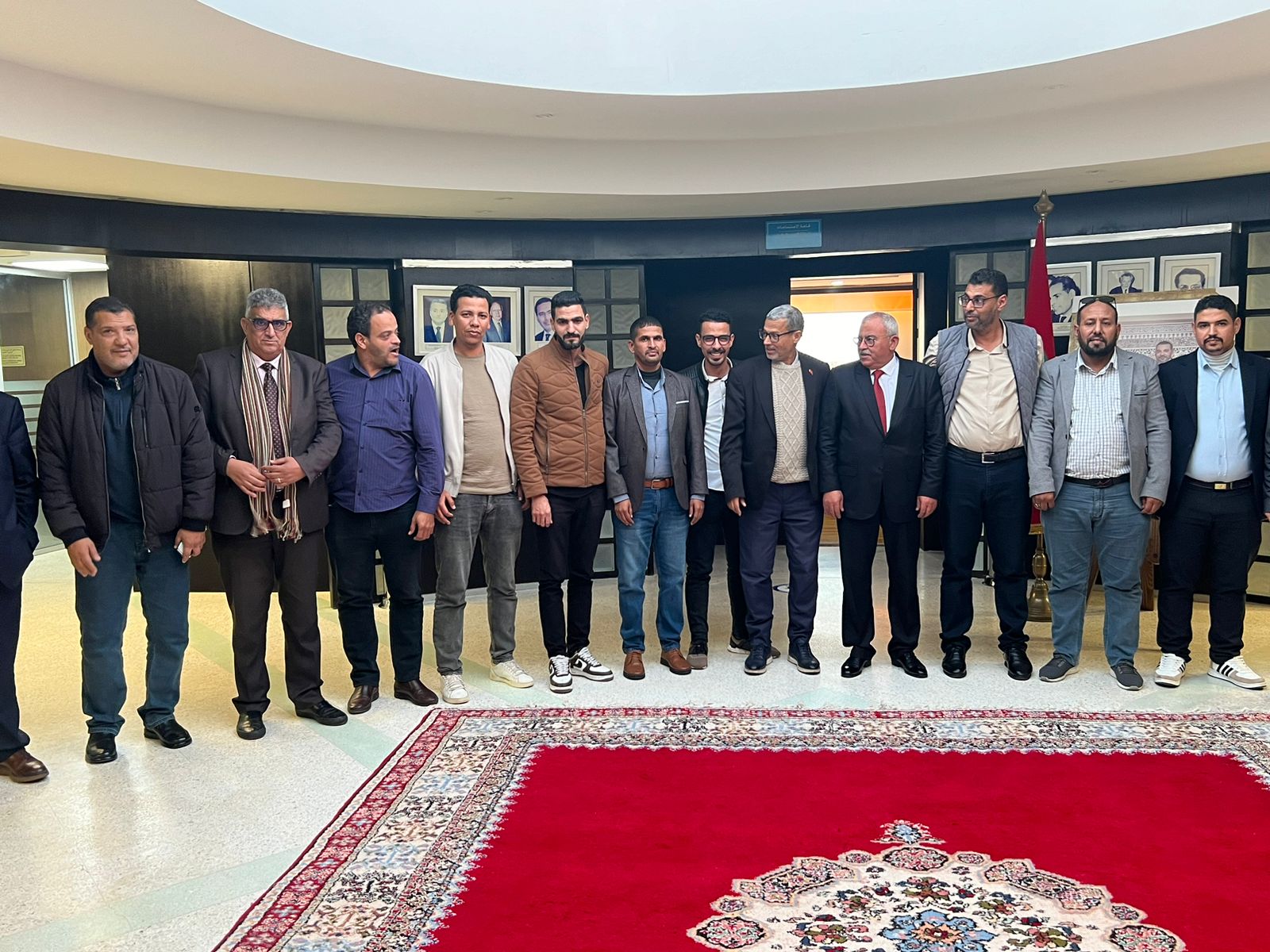 الرباط… ارباب المقاولات الإعلامية بجهة العيون يعقدون اجتماعا مع الكاتب العام لوزارة الشباب و الثقافة والتواصل