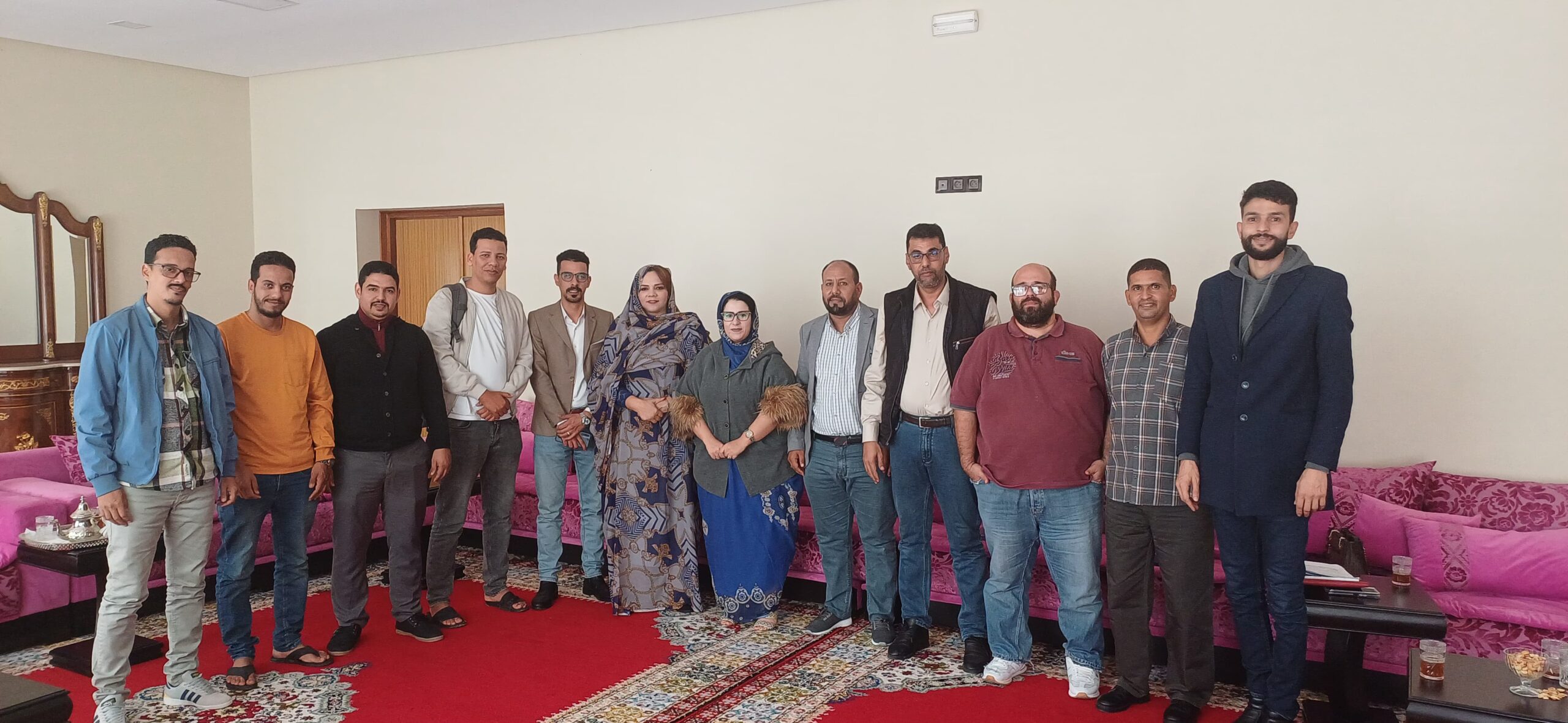 النائبة الاستقلالية رباب عيلال تلتقي أعضاء من الفيدرالية المغربية لناشري الصحف فرع العيون
