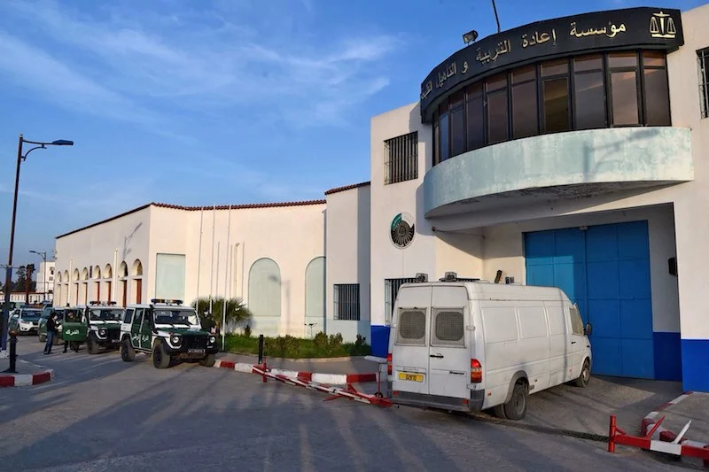 حقوقيون يراسلون الجزائر للإفراج عن عشرات المعتقلين المغاربة ضحايا الهجرة