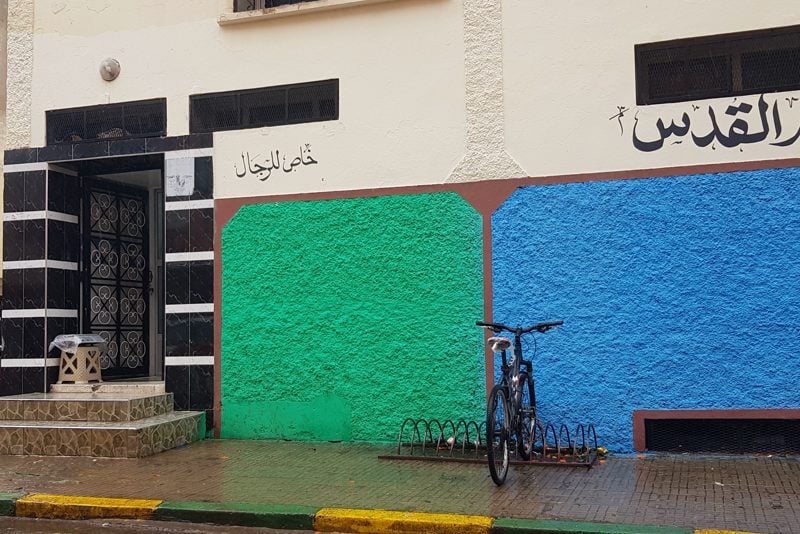 إغلاق الحمامات ومحلات غسل السيارات .. تدبير المياه يحتاج إلى توازنات