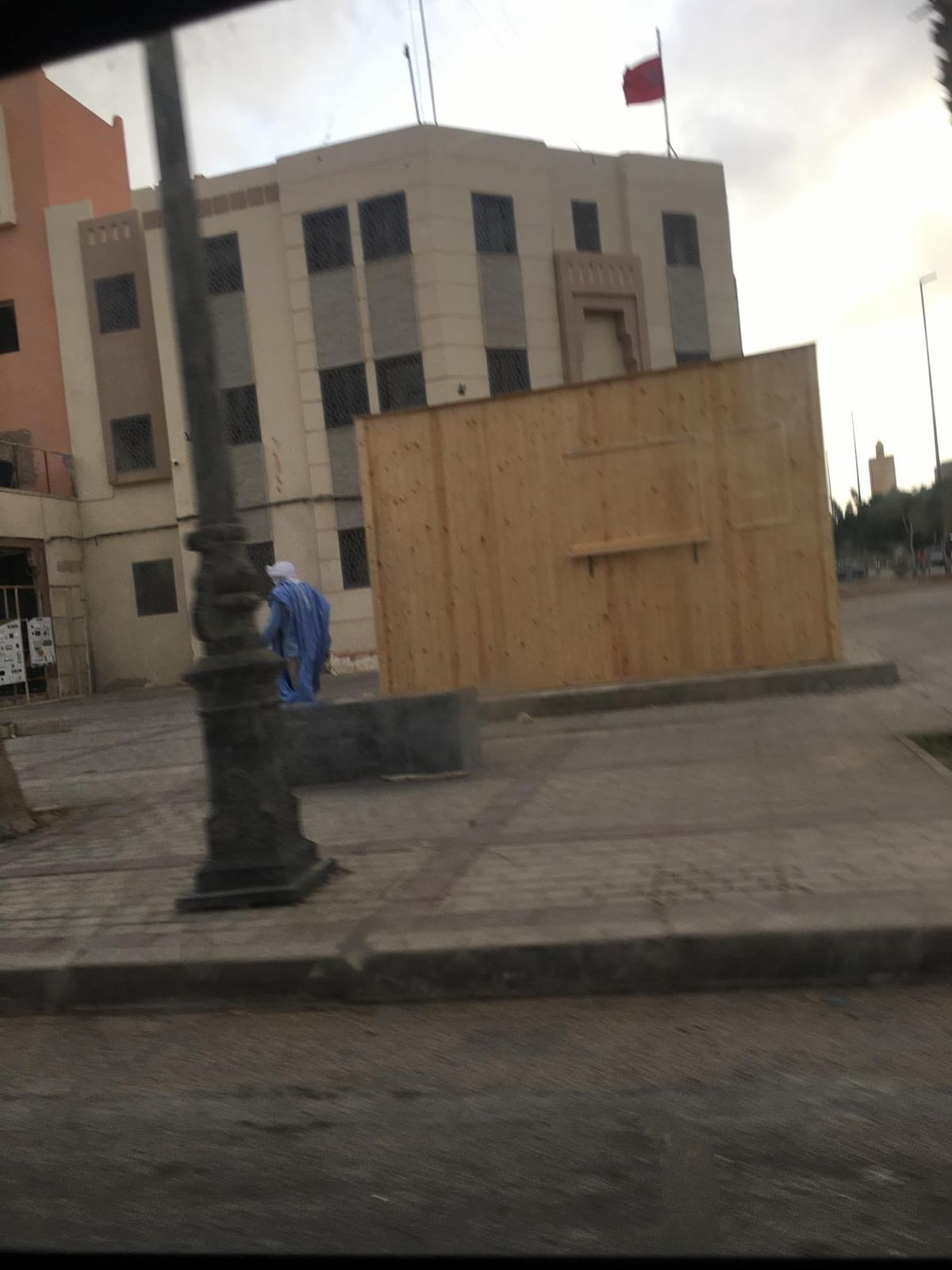اكشاك العيون…من يحدد المستفيد !!
