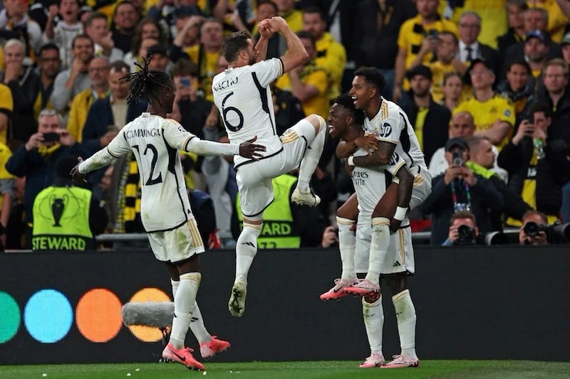 ريال مدريد يتوج بدوري أبطال أوروبا للمرة 15 بثنائية ضد دورتموند..