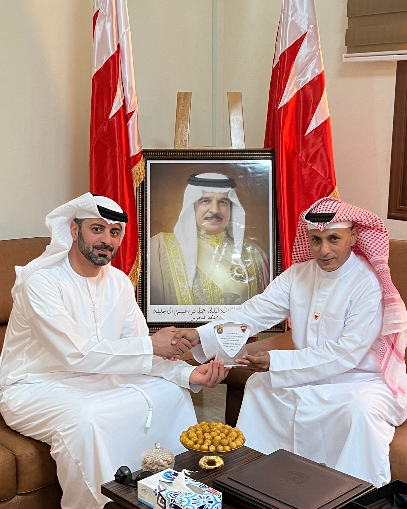 القنصل العام لمملكة البحرين يجتمع معالقنصل العام لدولة الامارات العربية المتحدة