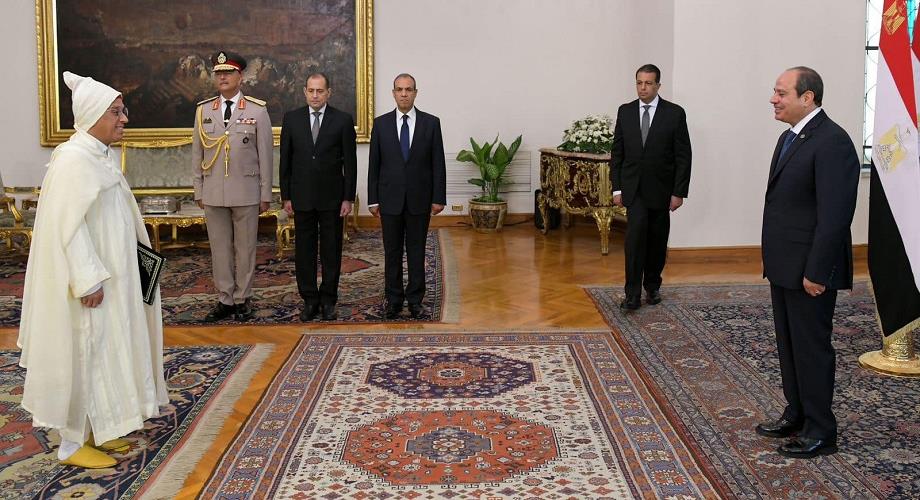 سفير صاحب الجلالة بالقاهرة يقدم أوراق اعتماده للرئيس المصري عبد الفتاح السيسي<span class="label label-info" style="box-sizing: initial; background-color: rgb(58, 135, 173); padding: 1px 4px 2px; border-radius: 3px; font-size: 11.844px; line-height: 14px; color: rgb(255, 255, 255); text-shadow: rgba(0, 0, 0, 0.25) 0px -1px 0px; white-space: nowrap; vertical-align: baseline; font-family: "Times New Roman";"></span>