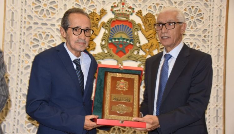 حسن أعراب مدير “حدث كوم” و”الحدث.ما” يفوز بالجائزة التقديرية مناصفة مع عمر حفيظ من الإذاعة الوطنية