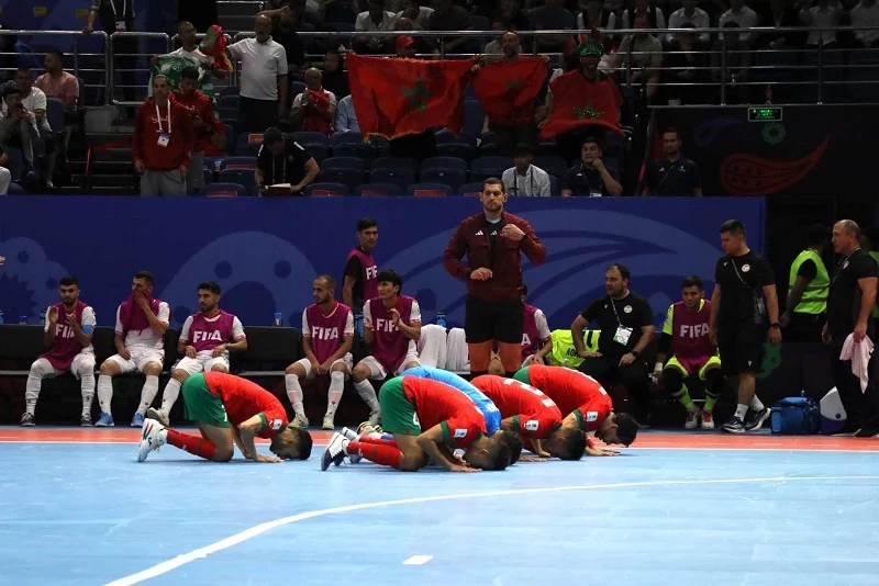 منتخب “الفوتسال” يهزم طاجيكستان في أولى مباريات نهائيات كأس العالم<div class="ratio-medium" style="box-sizing: border-box; scrollbar-color: var(--sport-primary-color) transparent; scrollbar-width: thin; width: 530px; padding-top: 349.797px; position: relative; overflow: hidden;"></div>