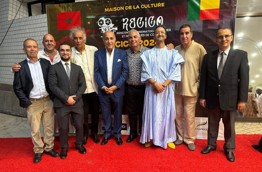 بنين.. فيلم “صحاري سلم وسعى” للمخرج مولاي الطيب بوحنانة يفوز بالجائزة الكبرى للقاءات السينمائية بكوتونو<span class="label label-info" style="box-sizing: initial; background-color: rgb(58, 135, 173); padding: 1px 4px 2px; border-radius: 3px; font-family: "Times New Roman"; font-size: 18.4px; font-weight: 400; white-space-collapse: collapse;"></span>
