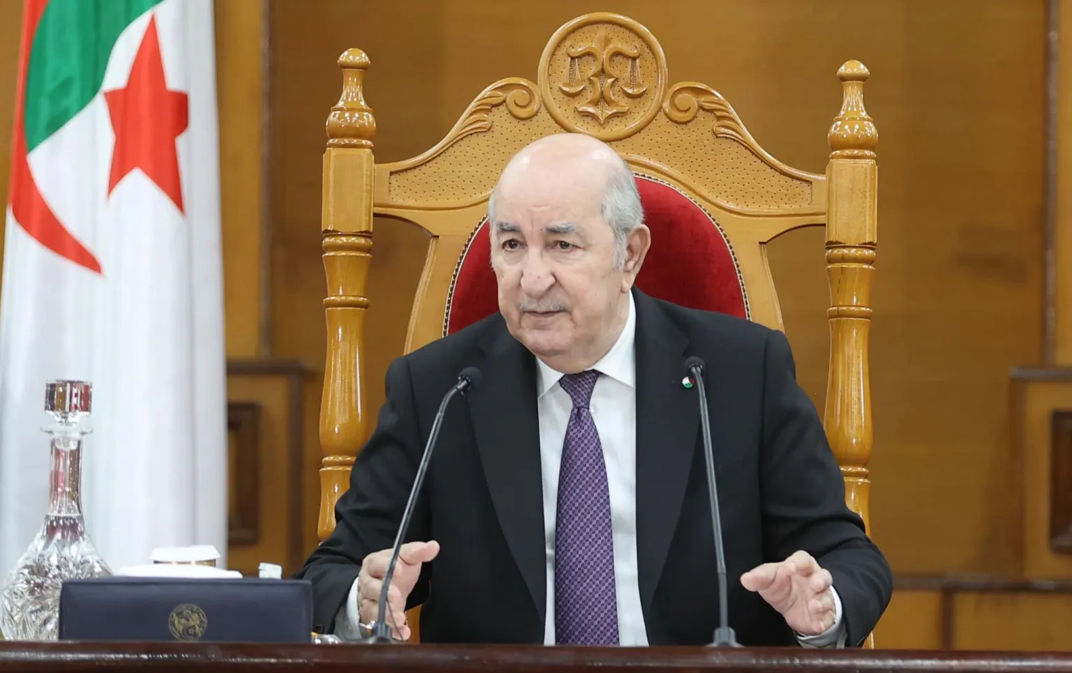 عبد المجيد تبون يقر عفوا رئاسيا لإلهاء الرأي العام على تصاعد الاحتجاجات الشعبية
