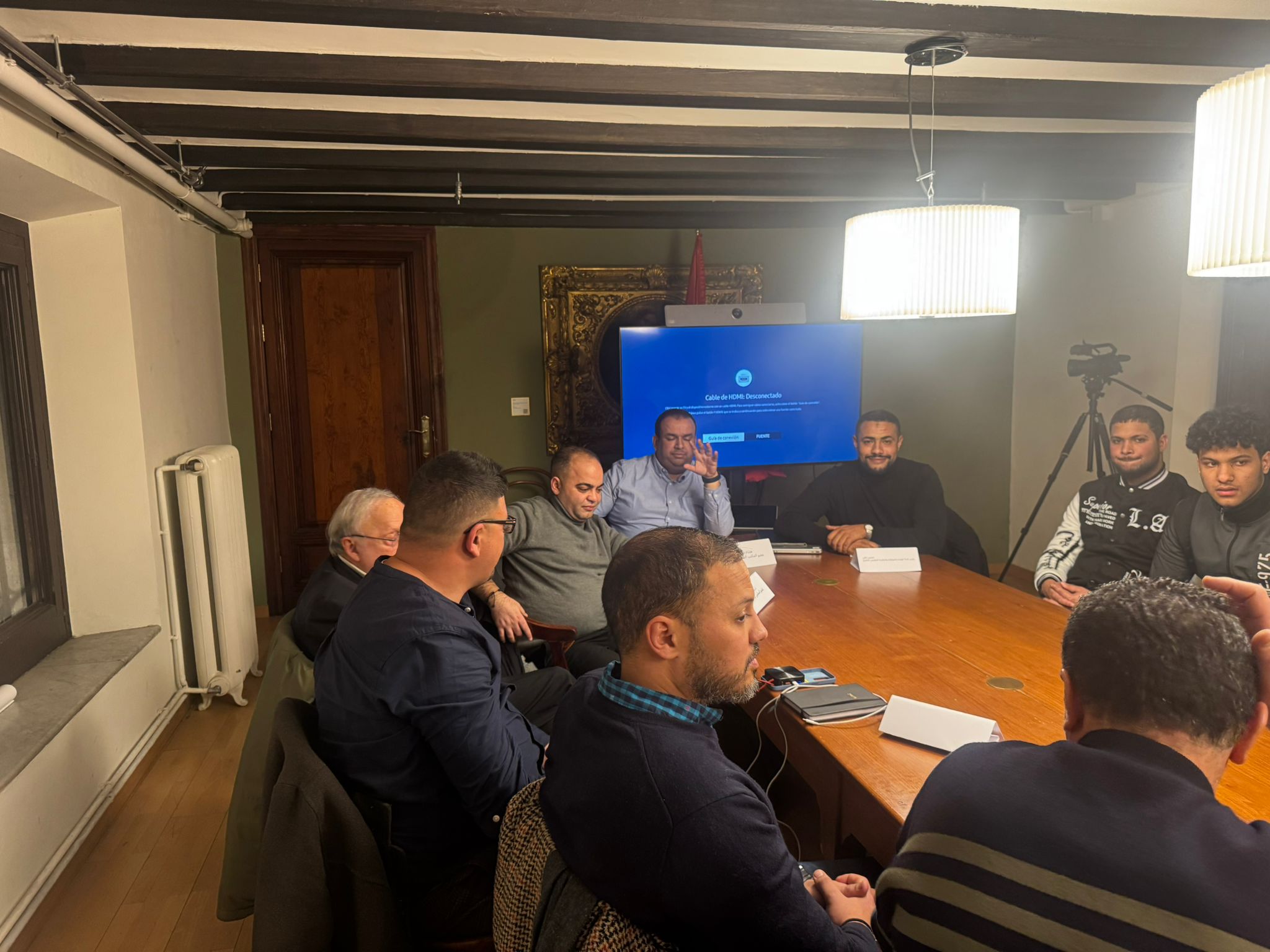 “حزب الأصالة والمعاصرة يعزز التواصل مع الجالية المغربية في برشلونة لدعم التنمية والشراكة الوطنية”