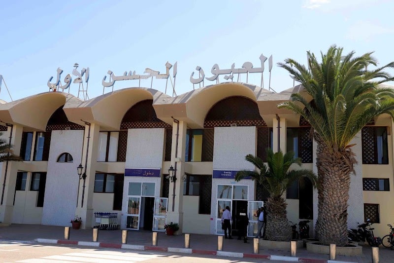 ترحيل تسعة مواطنين إيطاليين ومواطن بريطاني من مطار الحسن الأول بالعيون