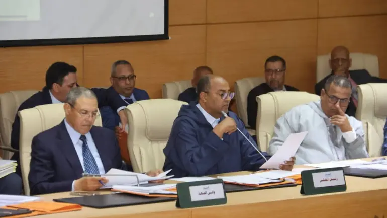 **مجلس جهة العيون الساقية الحمراء يعقد دورته العادية لشهر مارس ويصادق على مشاريع تنموية هامة**