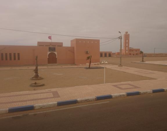 الطاح: مراهق يطعن شاباً ويواصل إثارة الرعب بين السكان
