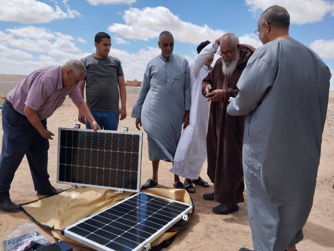 توزيع لوحات الطاقة الشمسية لفائدة ساكنة وادي الساقية الحمراء..