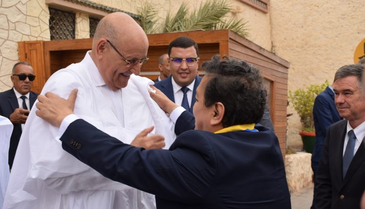 رئيس المجلس الجماعي للعيون يستقبل وفدًا برلمانيًا أندينيًا ويستعرض إنجازات المدينة