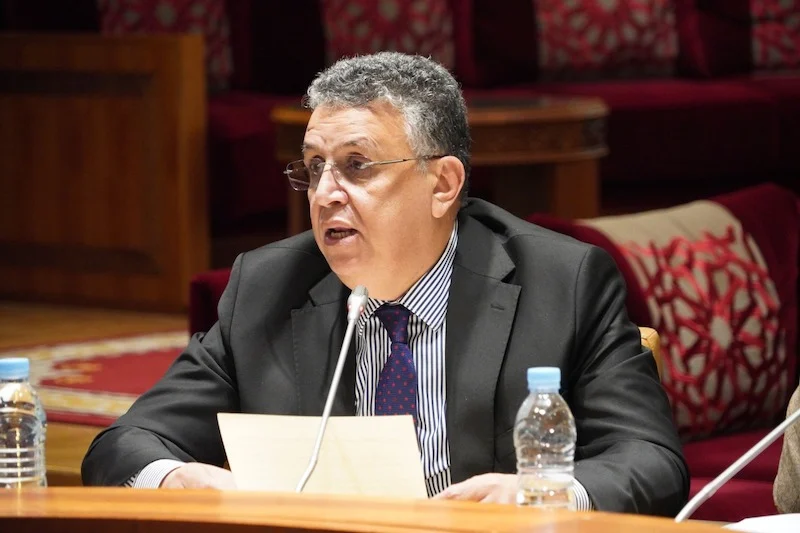 تصريحات وهبي حول تحميل الأساتذة مسؤولية جنائية تثير رفضًا واسعًا في صفوف رجال التعليم