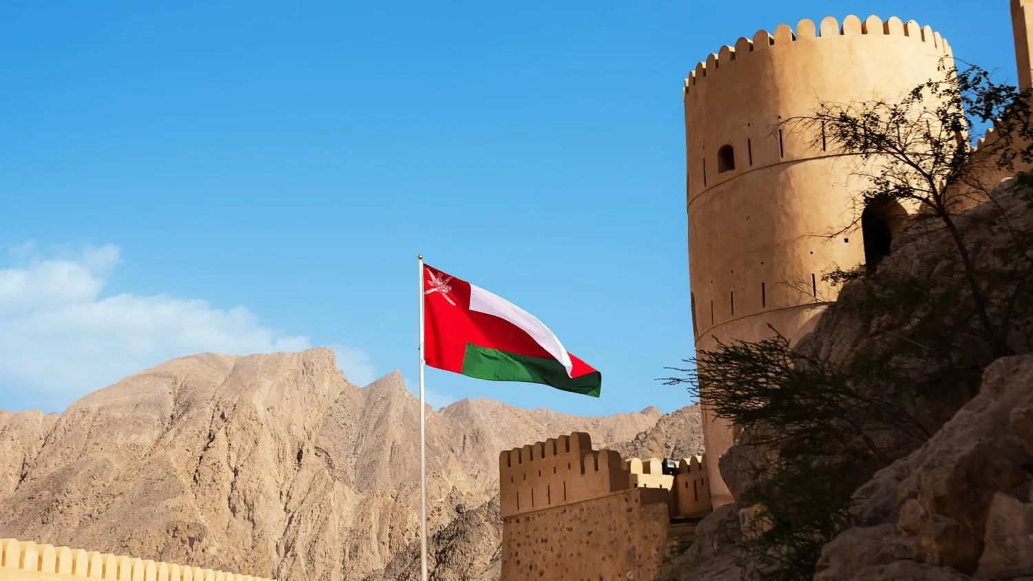 سلطنة عمان أول دولة خليجية تفرض ضريبة على الدخل