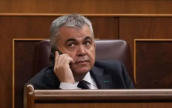 فضيحة رشوة تُربك المشهد السياسي الإسباني وتُضعف موقع سانشيث أمام تصاعد دعوات الاستقالة